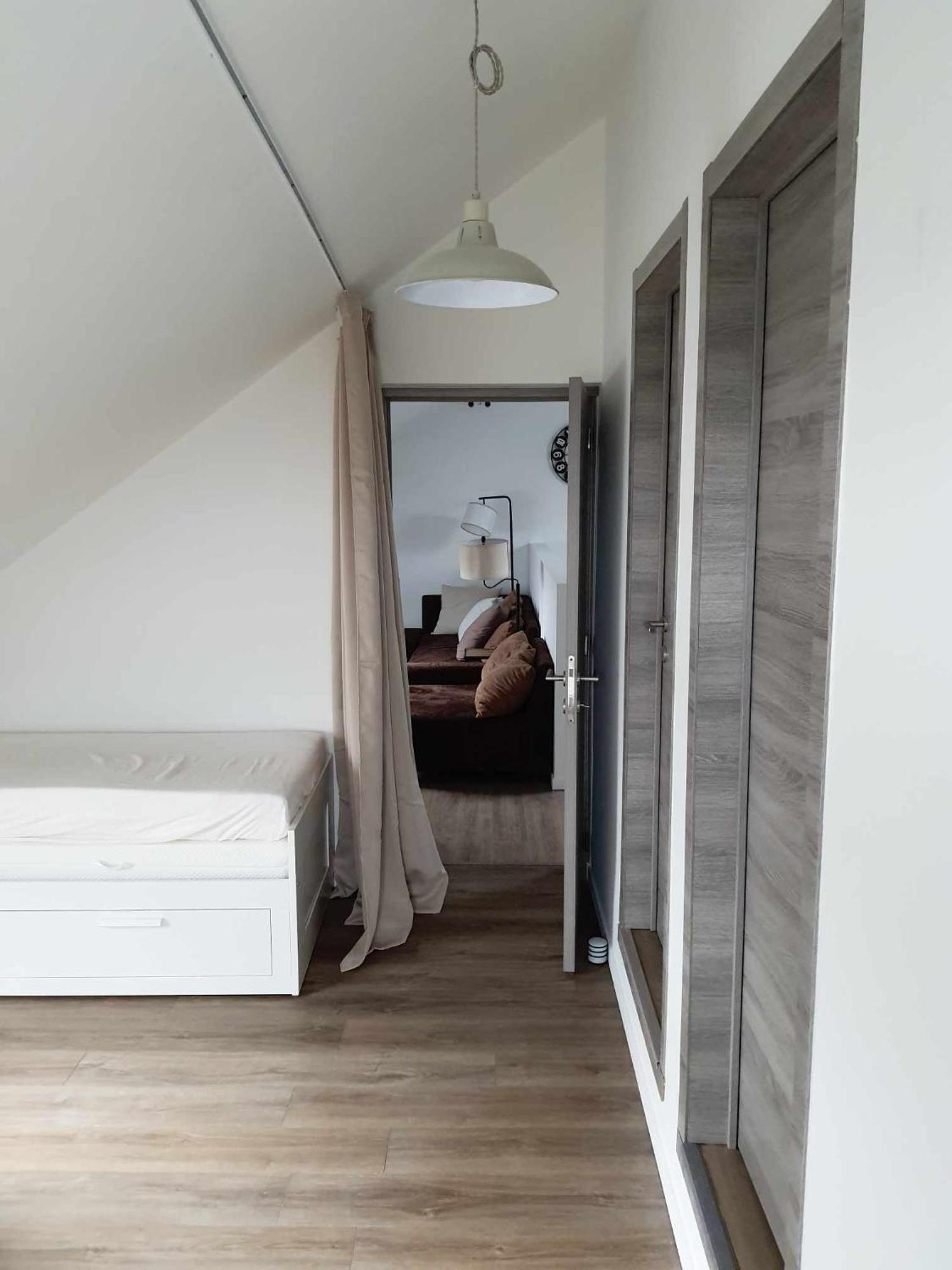 Gite Rural 3 Epis "Aux Pieds Des Ar'Den" - Chambre 1 Isolee Et Chambre 2 Dans Hall De Nuit - 34 Rue Du Chateau A 5564 Wanlin - 4 Adultes Et 2 Enfants Уйе Экстерьер фото