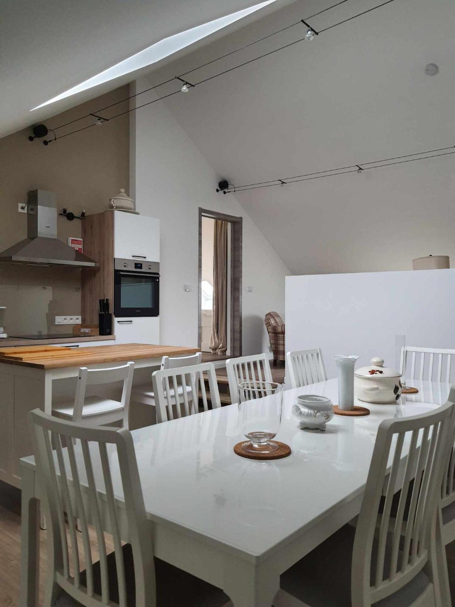 Gite Rural 3 Epis "Aux Pieds Des Ar'Den" - Chambre 1 Isolee Et Chambre 2 Dans Hall De Nuit - 34 Rue Du Chateau A 5564 Wanlin - 4 Adultes Et 2 Enfants Уйе Экстерьер фото